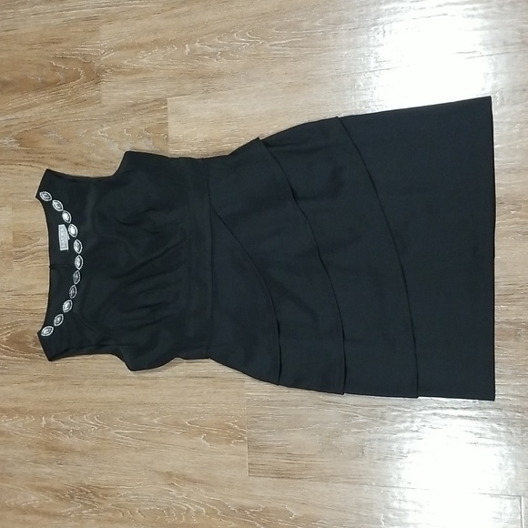 Laura Dresses & Skirts - (10) Laura Petites Beaded Slim Fit Midi Date Night Evening Tiered Skirt Formal